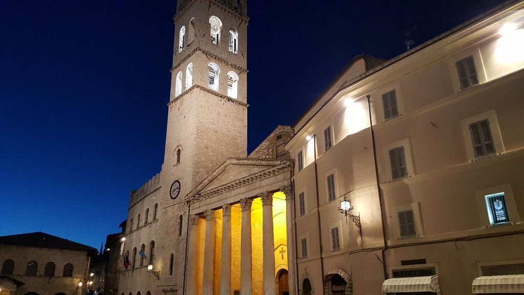 Apartments Aurora Delle Rose Assisi Bagian luar foto